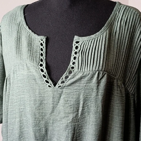 BloomChic Size 26 Sage Green Midi Dress Pintuck V-Neck Plus Size Spring - Picture 6 of 7